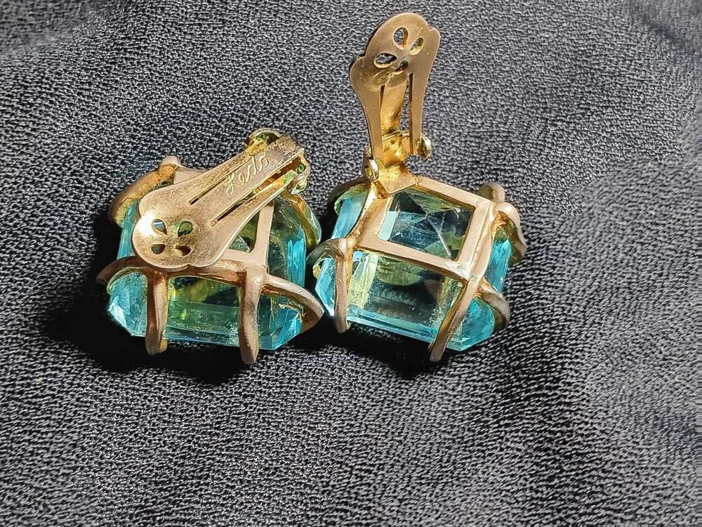 Ledo Vintage Aqua Blue Gold Tone Chunky Clip On Earrings Lucite Large Retro - Picture 4 of 5